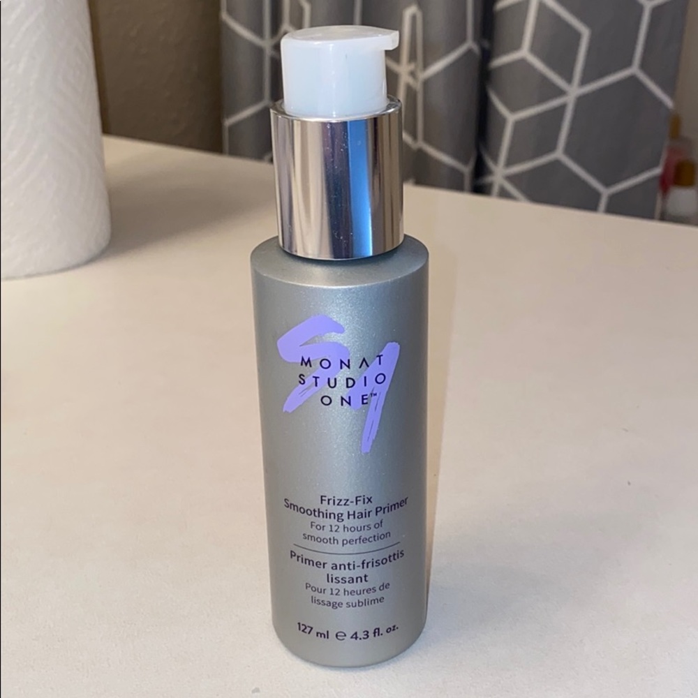 Monat Frizz fix primer